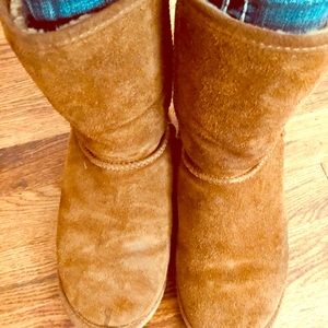 Bearpaw boots size 6